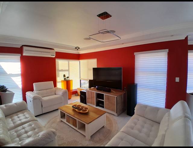 3 BEDROOM BED & BREAKFAST FOR SALE IN SAFARI GARDENS